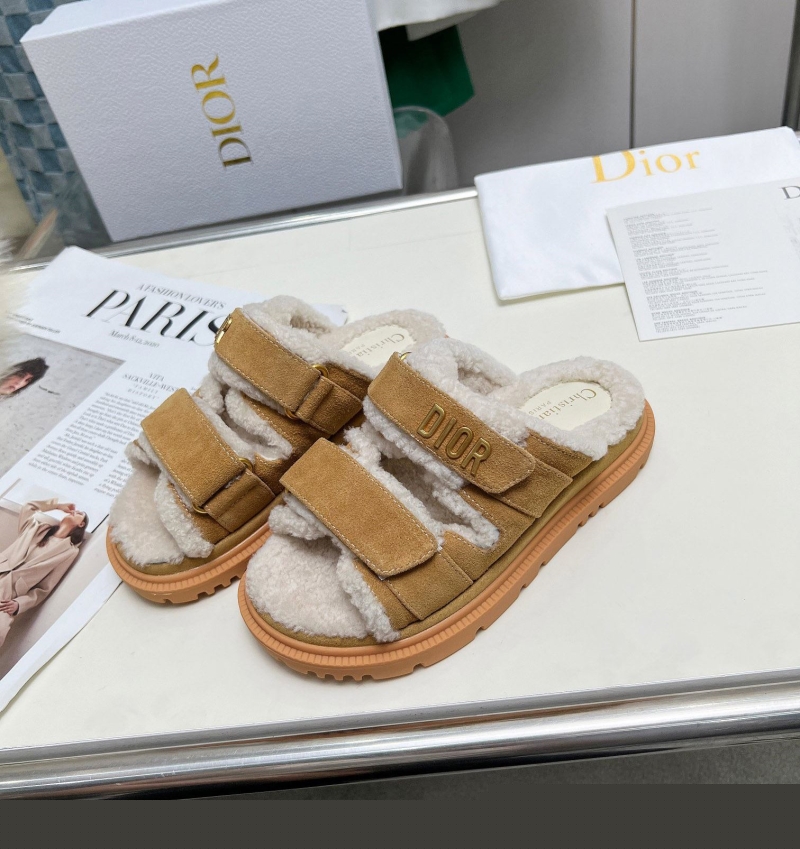 ch**an D*or sandals